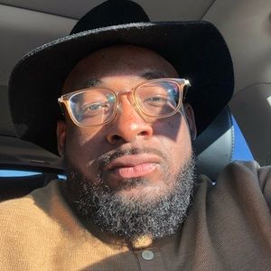 Meet your Posher, Devin